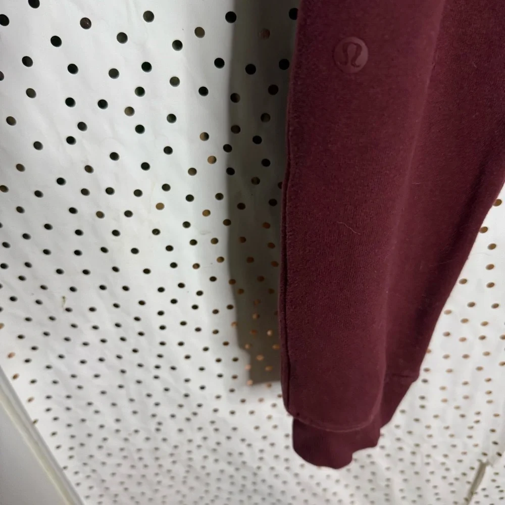 lululemon athletica stylish burgundy